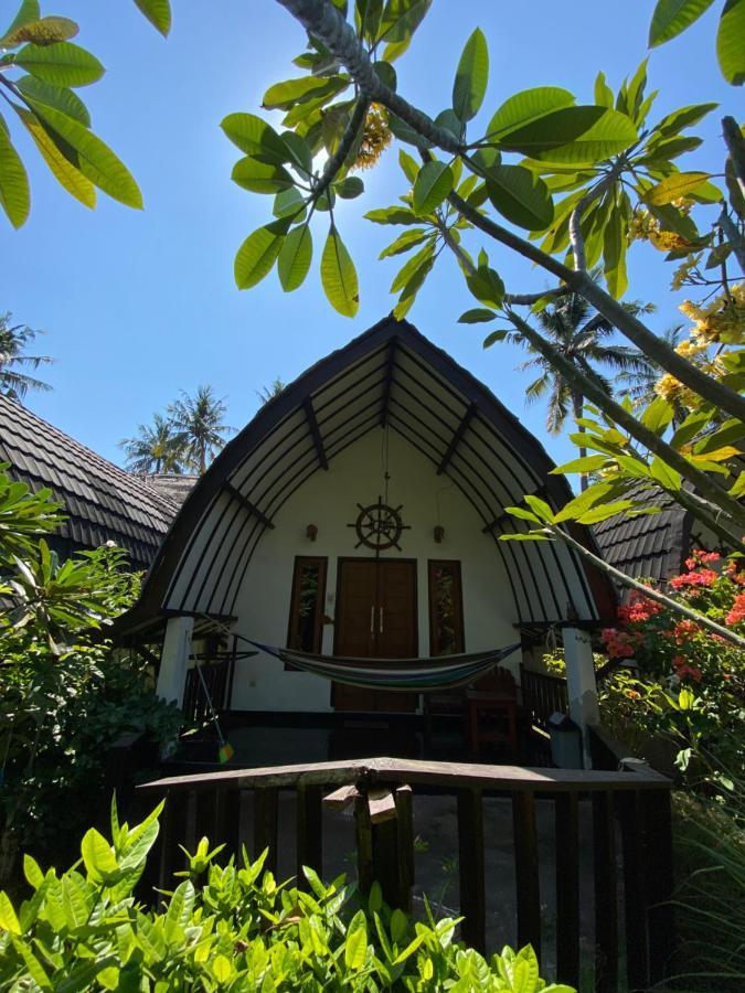 Mustika Ocean Lodge Gili Air Exterior photo