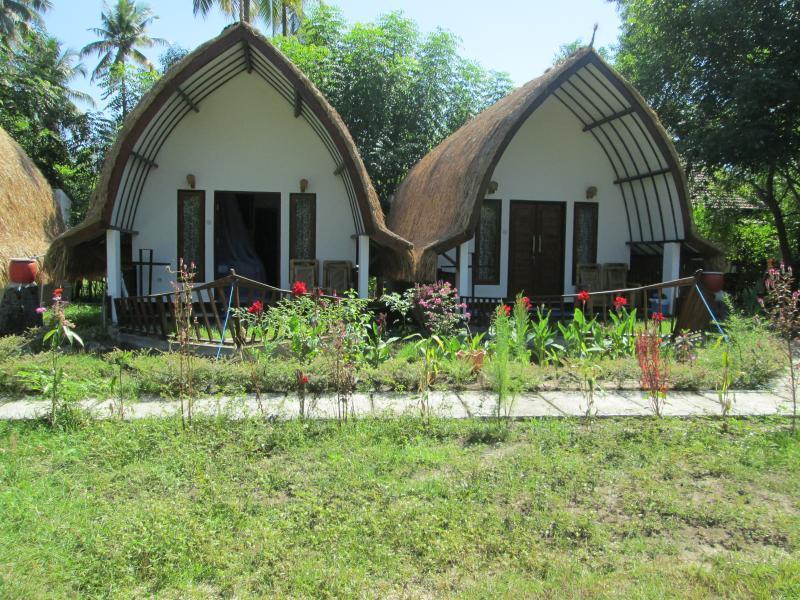 Mustika Ocean Lodge Gili Air Exterior photo